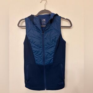 The North Face Women’s Navy Blue Flashdry Full Zip Hooded Quilted Vest Size XS